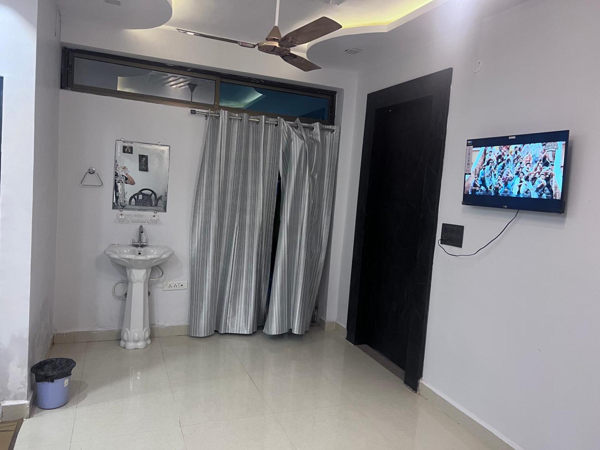 J K Apartment Prayagraj Esterno foto