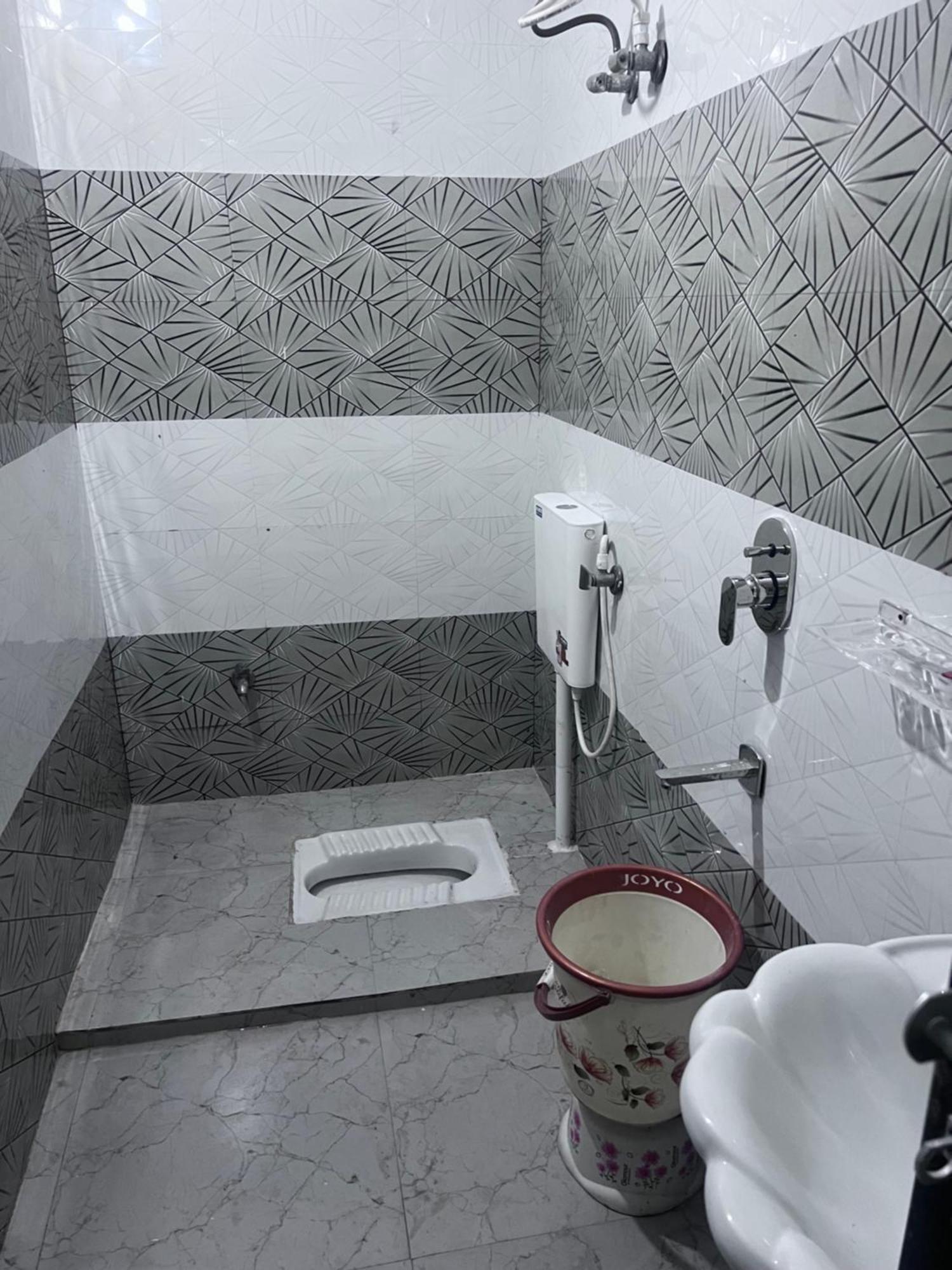 J K Apartment Prayagraj Esterno foto